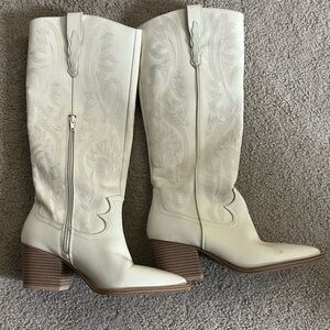 Elegant White Leather Boots